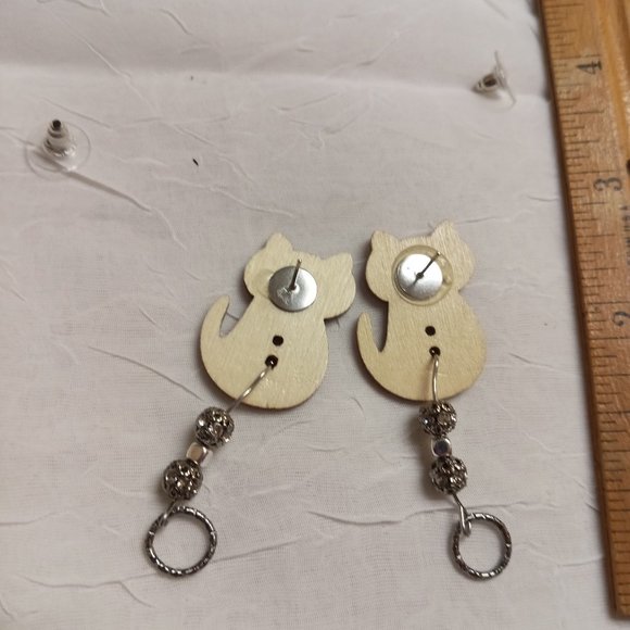 Home Made Handmade Wood & Metal Cat Gray & Yellow Button Earrings #44 - Picture 3 of 10